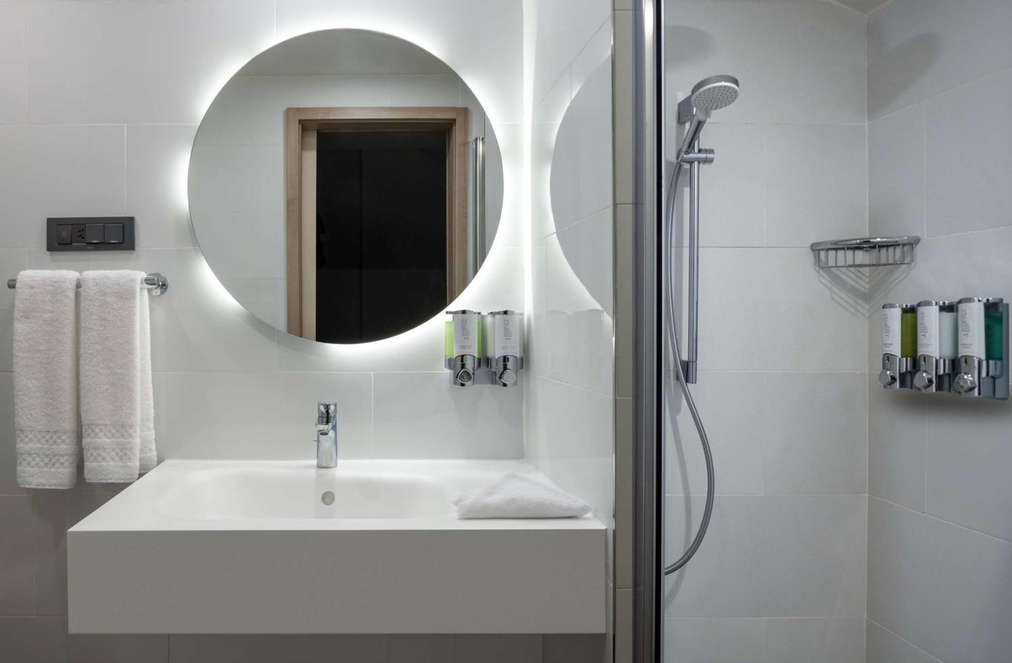 Hampton By Hilton Istanbul Merter Eksteriør billede
