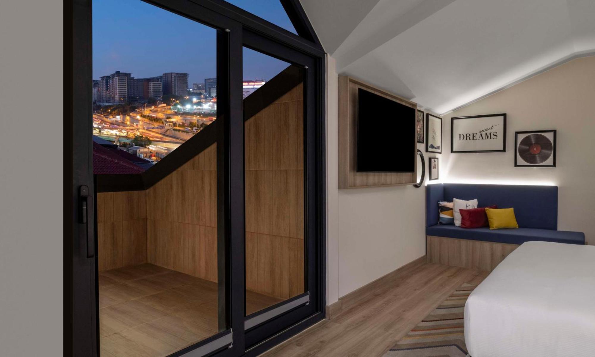 Hampton By Hilton Istanbul Merter Eksteriør billede